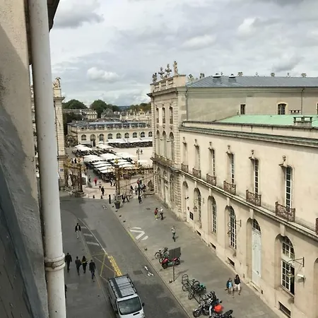 F2 Stanislas Apartment